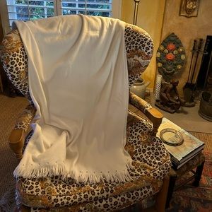 Soft white felt fleece Throw with fringe 54x63” new for gift